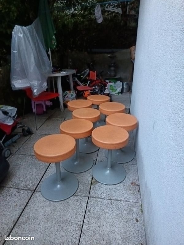 Tabourets en acier bois et cuir (image 1)