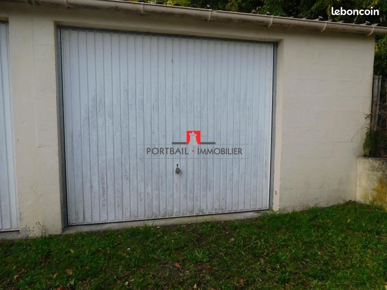 Parking 14 m² · à Saint-André-de-Cubzac · 14 m² · 130 €/mois
