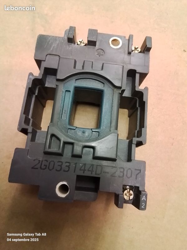 TeSys LC2D Contacteur Inverseur 4 Pôles AC-1 440V 25A Bobine 230Vca Schneider Lc2dt25p7
