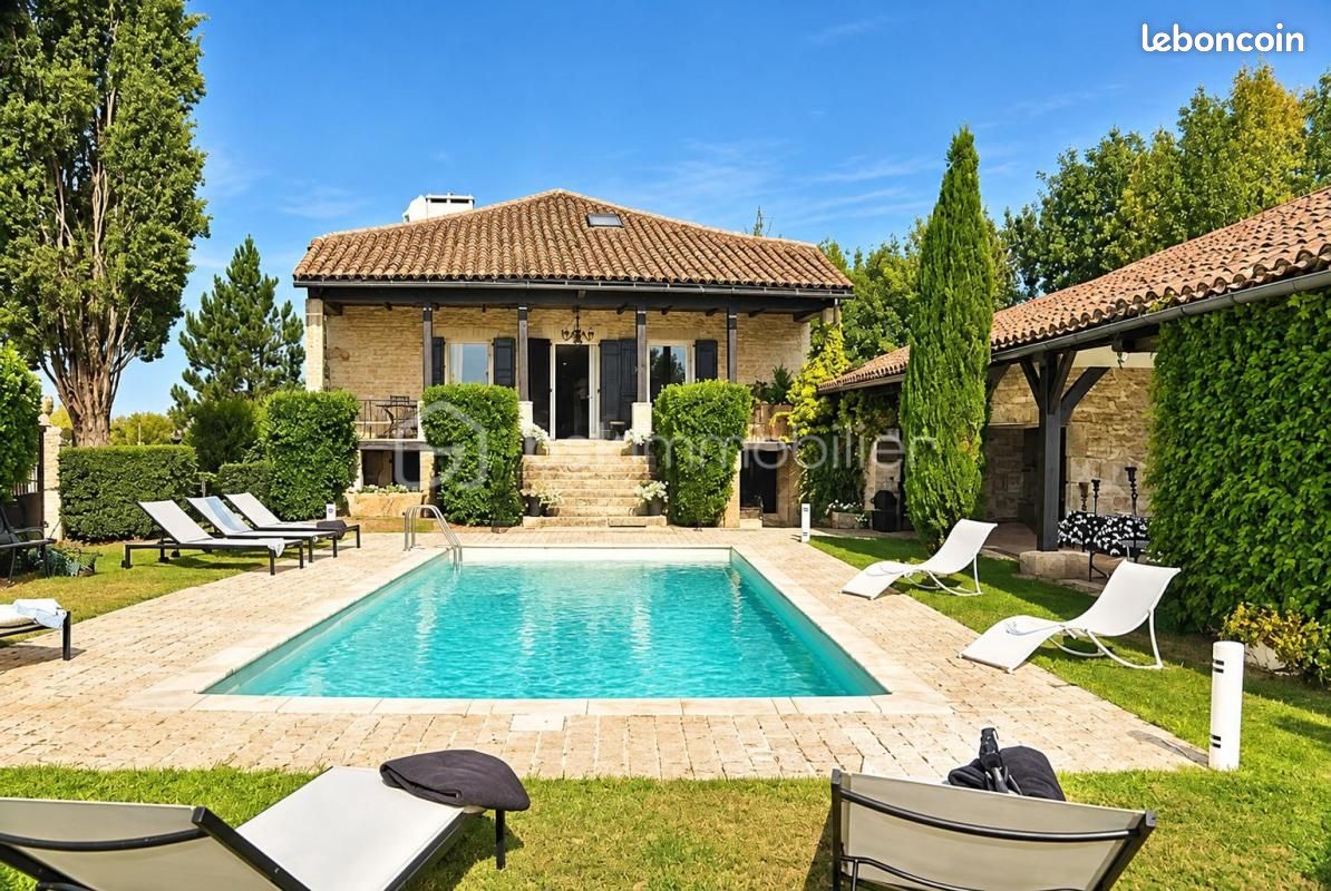 Maison 6 pièces 175 m² · à Saint-Antonin-Noble-Val · 175 m² · 495 000 €