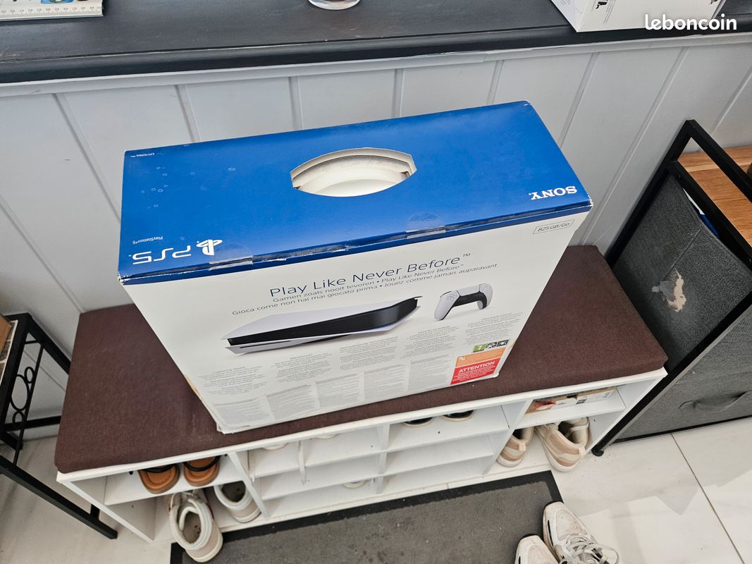Lot 1 boîte neogeo mvsx 1 boîte ps5 abîmée et une boite vr2 abîmé (image 8)