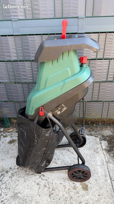 Broyeur de végétaux à lames (image 9)