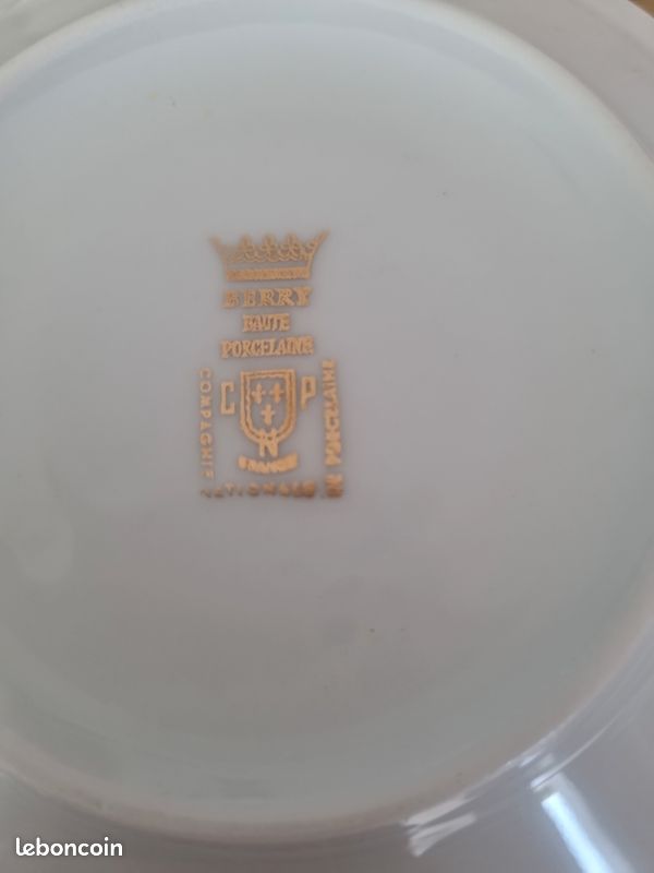 12 tasses et soucoupes (image 2)