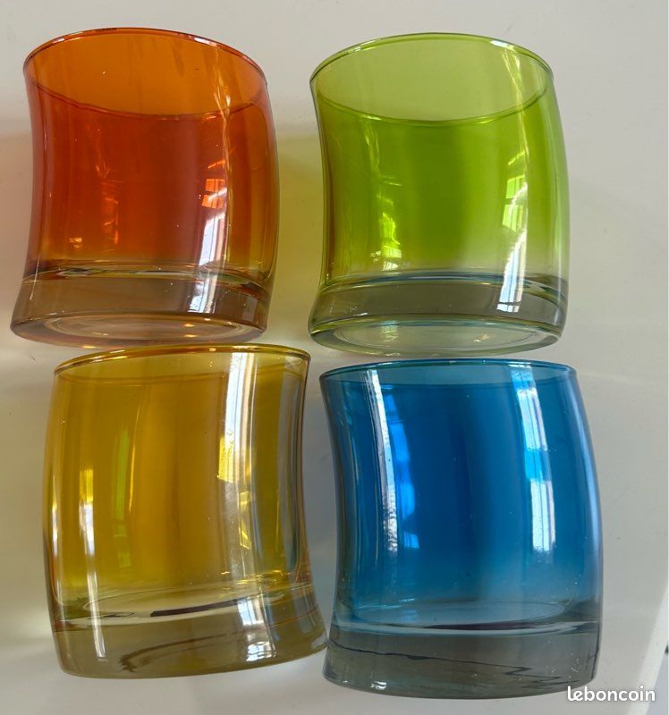 Lot de 8 verres multicolores - Arts de la table