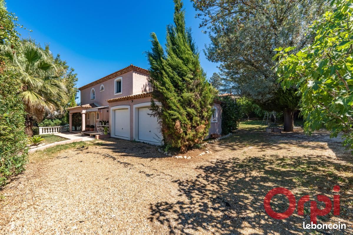 Maison 5 pièces 200 m² · à Villevieille · 200 m² · 549 000 €