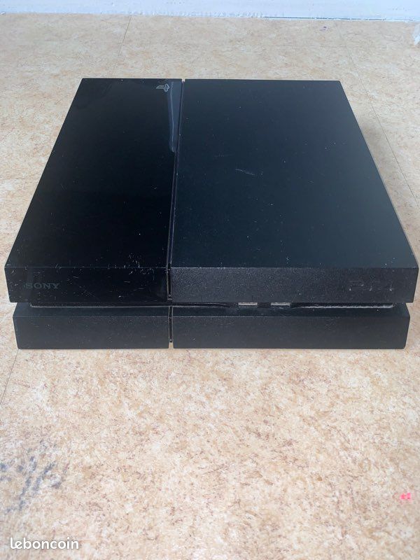 Ps4 avec manette + câble (image 2)