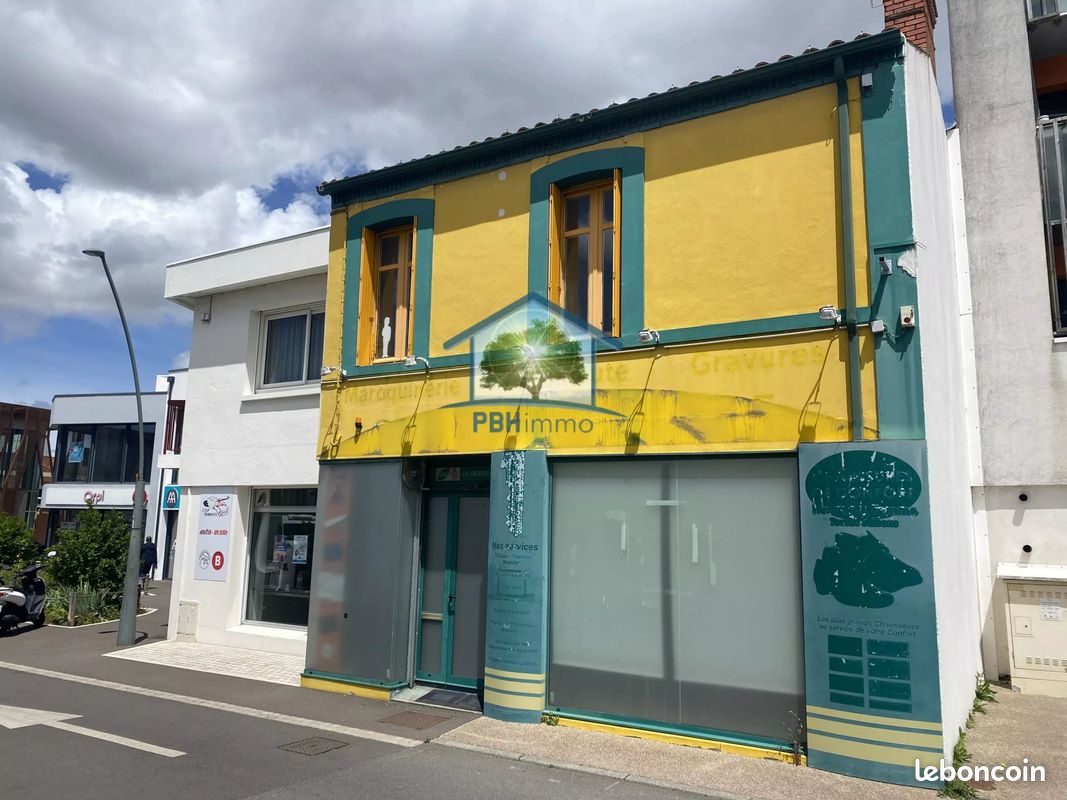 Immeuble 4 pièces 180 m² · à Challans · 180 m² · 150 000 €