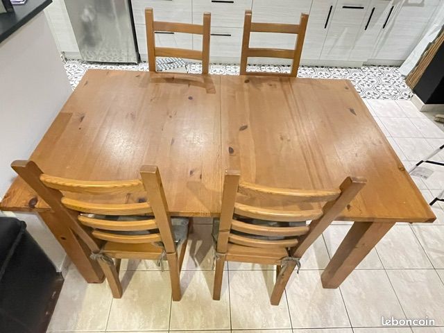 A vendre table et 4 chaises (image 1)