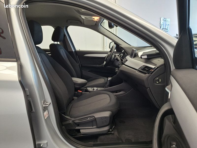 Bmw X1 (F48) Xdrive 2.0 i turbo 192 ch XLine 4x4 / GPS / Caméra / Régulateur / Radar / 1ère m (image 17)