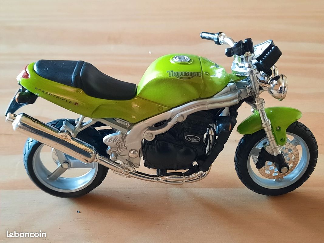 Collection exclusive de 2 motos triumph - 1/18 (image 7)