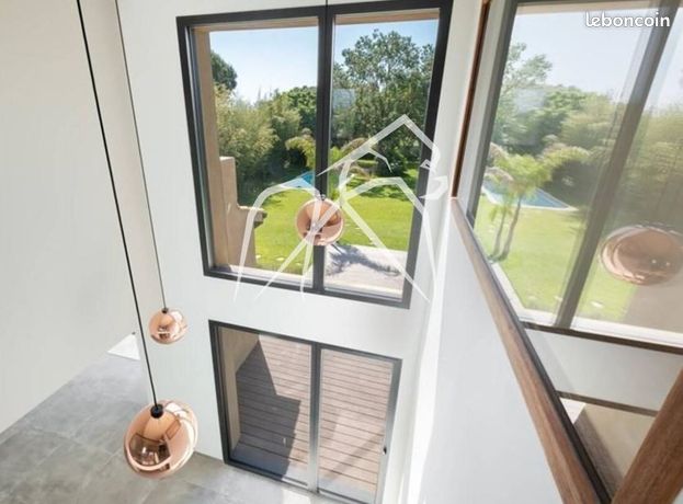 Maison 7 pièces 217 m²