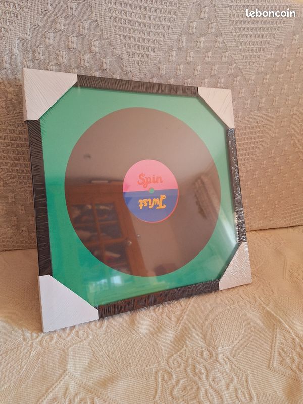 Cadre à accrocher pour pochette vinyle (image 1)