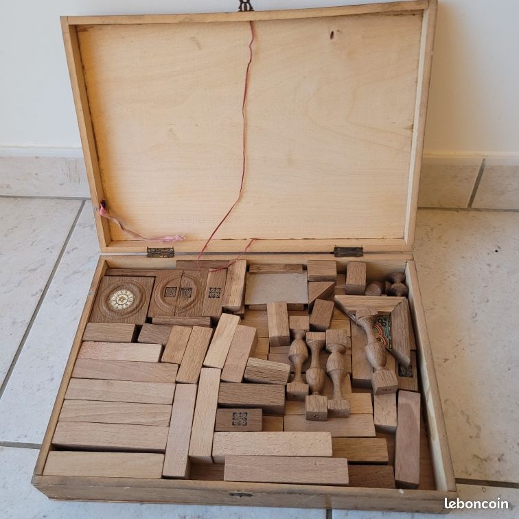 Boîte Ancienne Avec Jeu De Construction En Bois - Jouet Vintage