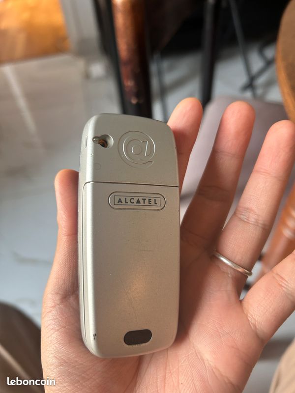 Vieux téléphone portable (image 1)