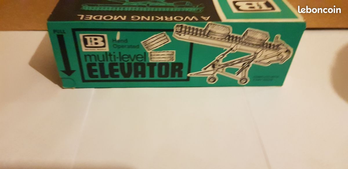 BRITAINS 9564 - Elévateur multi-niveaux (image 6)