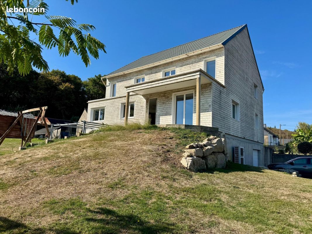 Maison 6 pièces 181 m² · au Sourn · 181 m² · 259 000 €