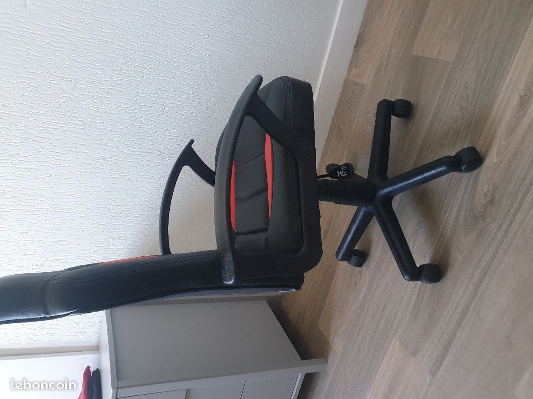 Chaise gamer rouge pour enfant (image 3)