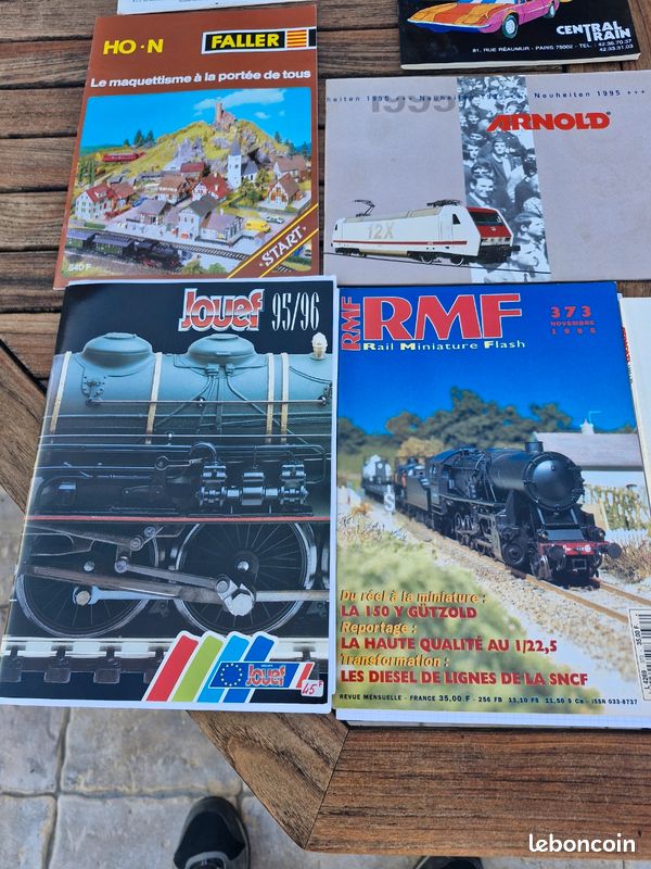 WAGONS MARCHANDISE DE la DB échelle Z avec 4 wagons issue d'un set de