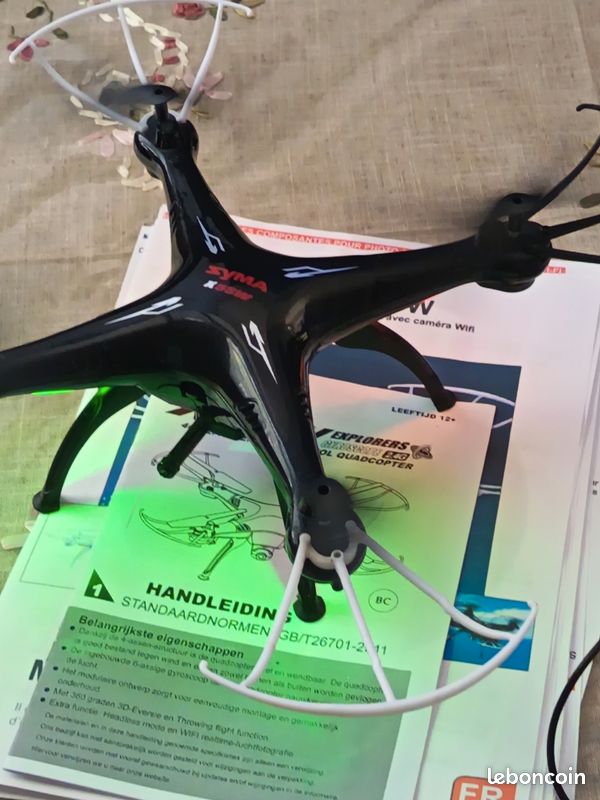 À vendre drone SYMA X5SW-FPV REAL-TIME foull option noir avec toutes les pièces, guide d'emploi (image 6)