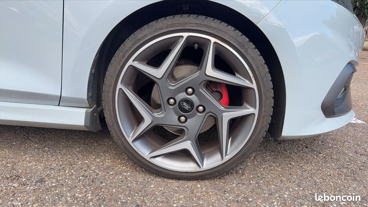 Ford Fiesta 1.5 Ecoboost 200 ST (image 17)