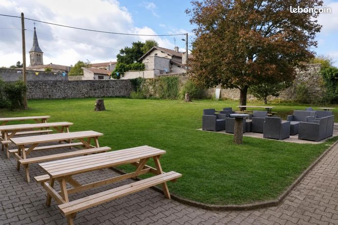 Gîte 40 pièces 950 m²