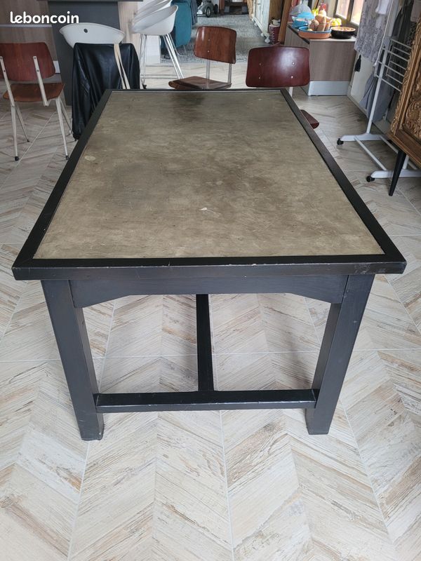 Table style industriel (image 1)