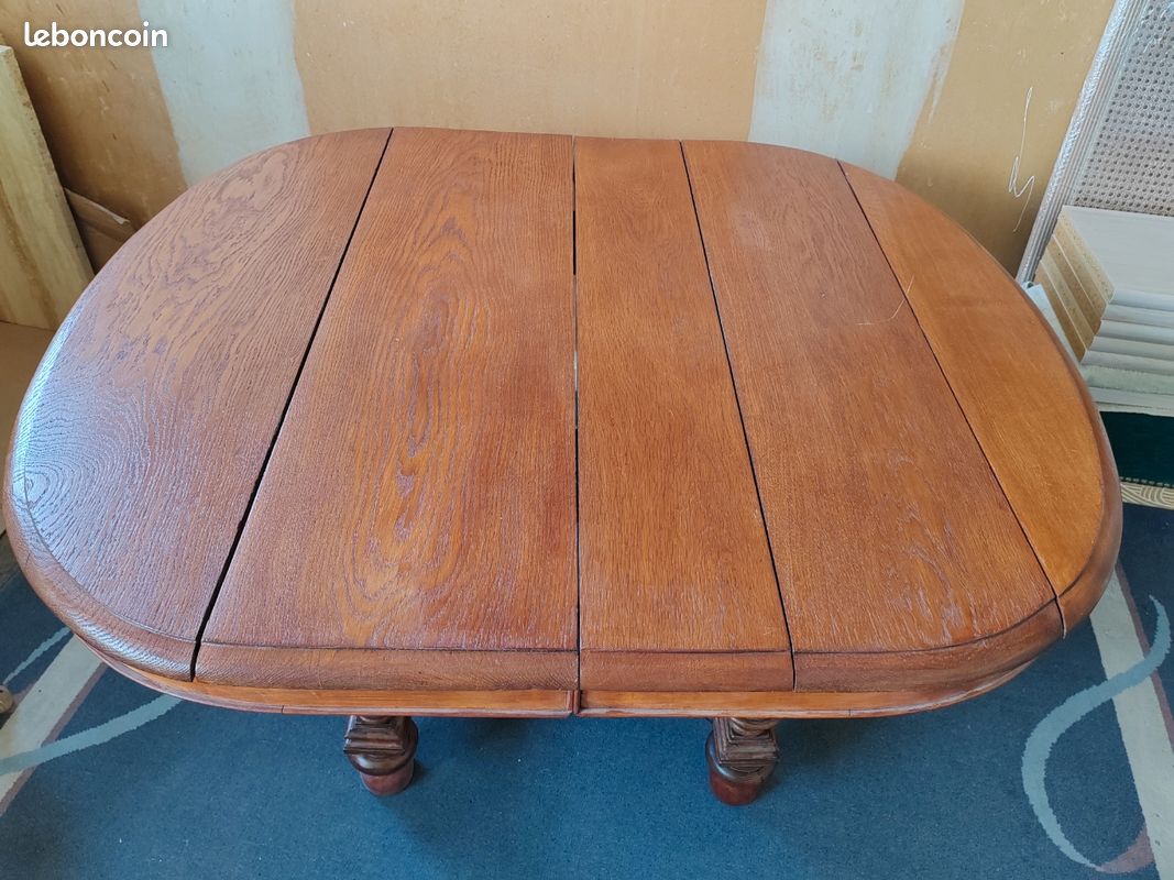 Table à pieds torsadés (image 2)