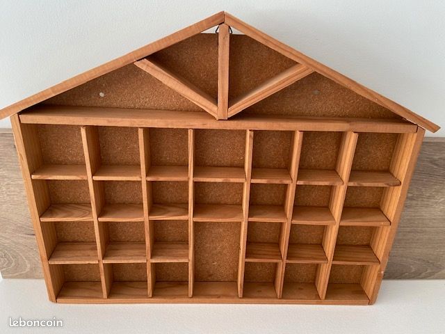Étagère En Bois Forme Maison 30 Cases - Vintage Et Décorative
