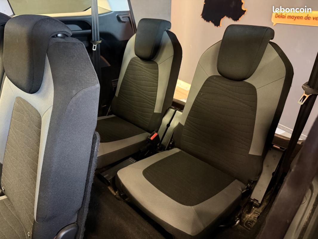 Citroën Grand C4 Picasso 1.6 HDi 115ch BUSINESS+ BVA – 7 PLACES | ENTRETIEN À JOUR + BARRES DE TO... (image 8)
