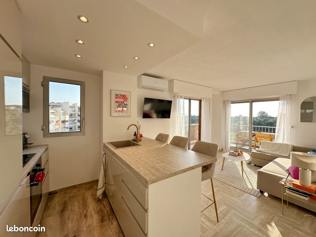 Appartement 2 pièces 33 m² · à Mandelieu-la-Napoule · 33 m² · 1 050 €