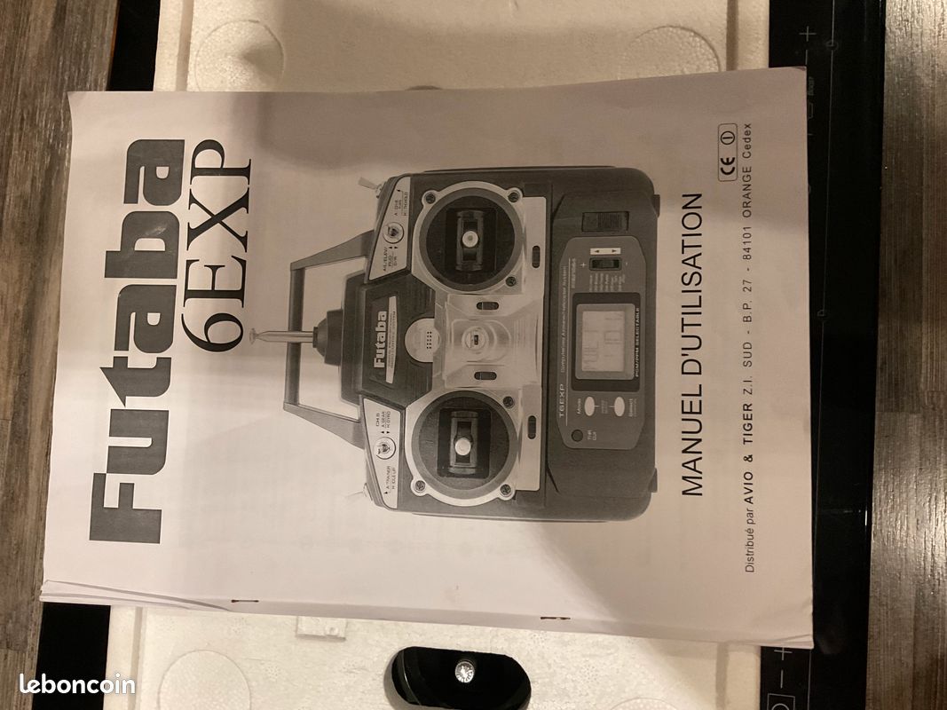 Radiocommande Futaba 6EX - PCM avec servo Accus - Modélisme