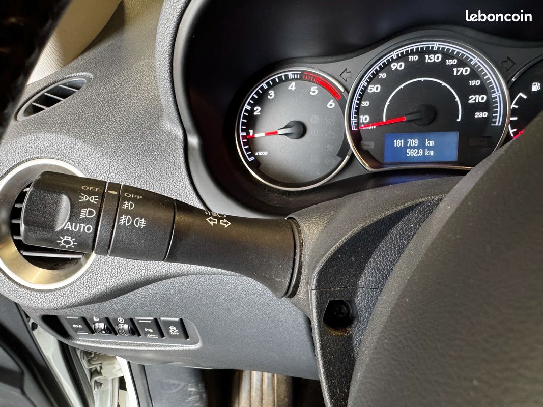 Renault KOLEOS Initiale LIMITED + ATTELAGE (image 13)