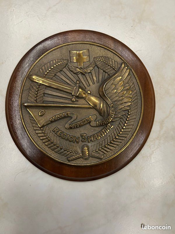 Tape De Bouche DUGUAY TROUIN - Marine - Bronze Sur Socle - Occasion Authentique