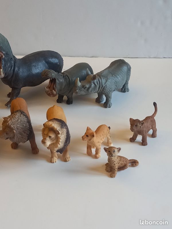 Figurines animaux Schleich et Papo : animaux de ferme, d'Afrique, d'Australie, du Canada, chiens et chiots (image 5)