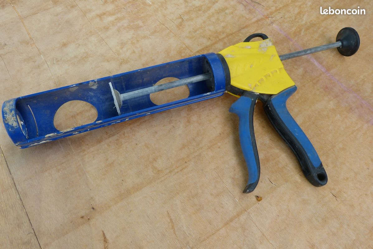 Pistolet extrudeur pour cartouche et tube colle/mastic (image 1)