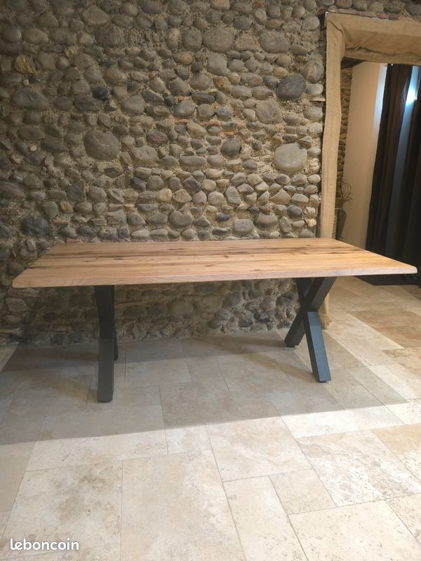 Table contemporaine (image 1)