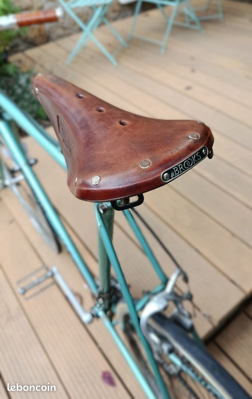Selle De Vélo Cuir Vintage MOTOBECANE – Collection, Sport Cyclisme (occasion)