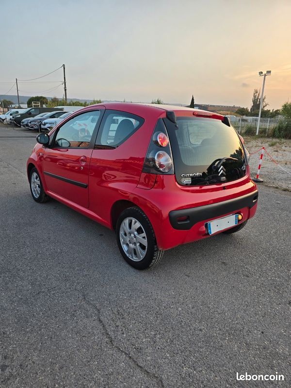 Citroën C1 1.0l 68ch airdream exclusive sensodrive boite automatique (image 3)