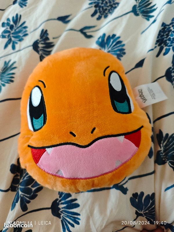 Coussin Salamèche peluche (image 1)