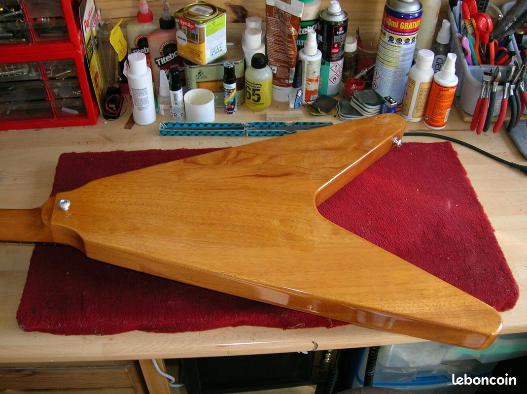 Gibson flying v antique natural (image 1)