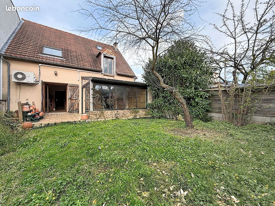 Maison 4 pièces 123 m² · à Nanterre · 123 m² · 690 000 €