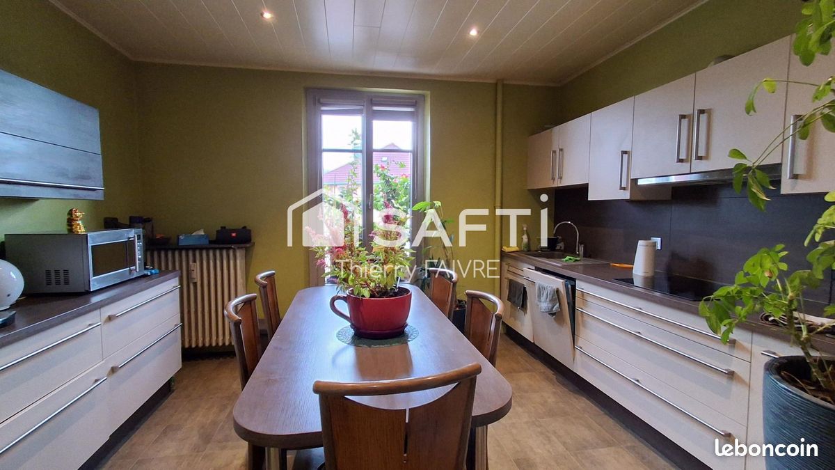 Appartement 3 pièces 74 m² · à Champagnole · 74 m² · 146 000 €