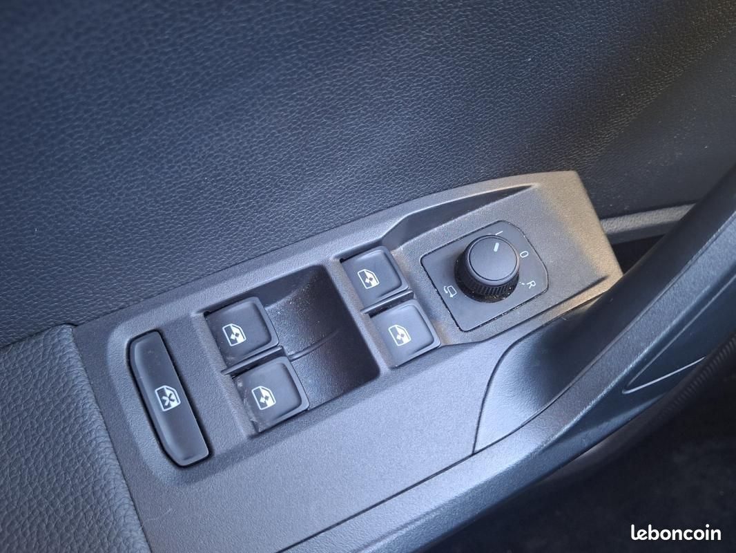 Seat Arona 1.0 TSI 95 ch Start/Stop BVM5 Copa (image 20)