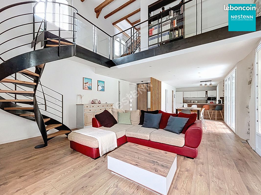 Maison 8 pièces 260 m² · à Mésigny · 260 m² · 760 000 €