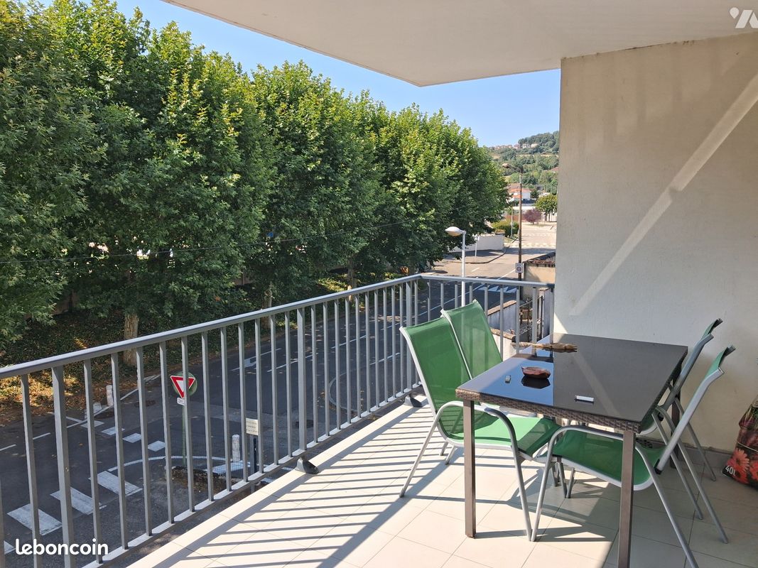 Appartement 4 pièces 100 m² · à La Verpillière · 100 m² · 930 €