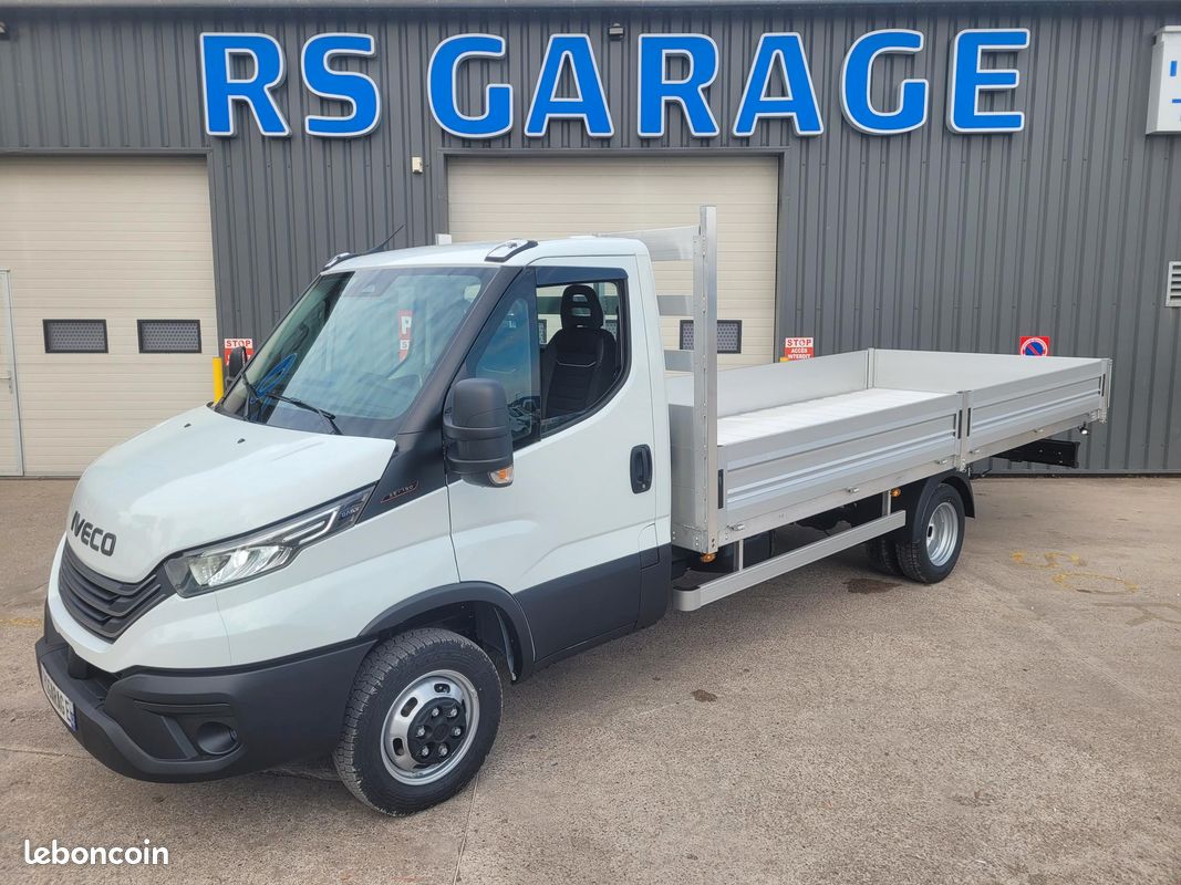 IVECO DAILY CCB 35C16 H3.0 PACK COMFORT SIMPLE CABINE 03 PLACES PLATEAU ALUMINIUM 5,17 MÈTRES comme NEUF + SUSPENSION RENFORCÉE 13 LAMES + MOTEUR 3 LITRES + CAMÉRA DE RECUL ( Prix de Vente 53 990 HT ) (image 9)