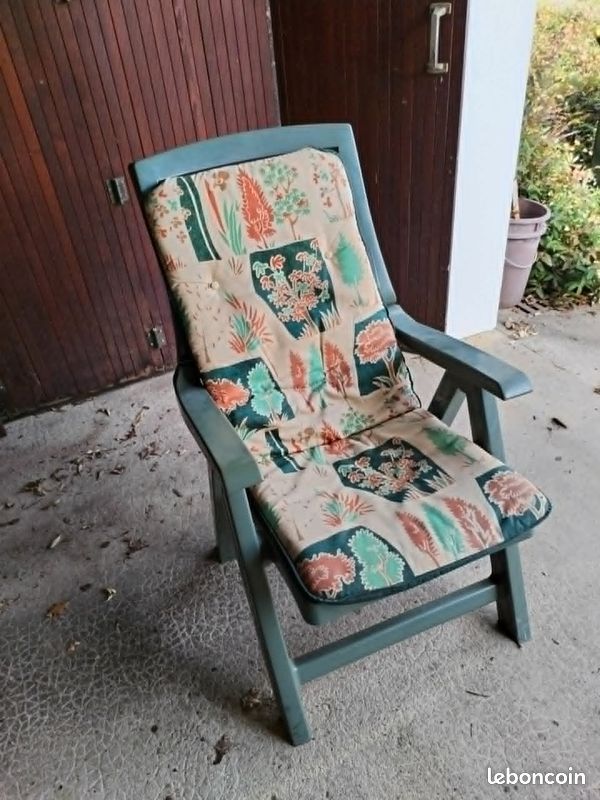 Fauteuil de jardin coloris vert kaki (image 1)