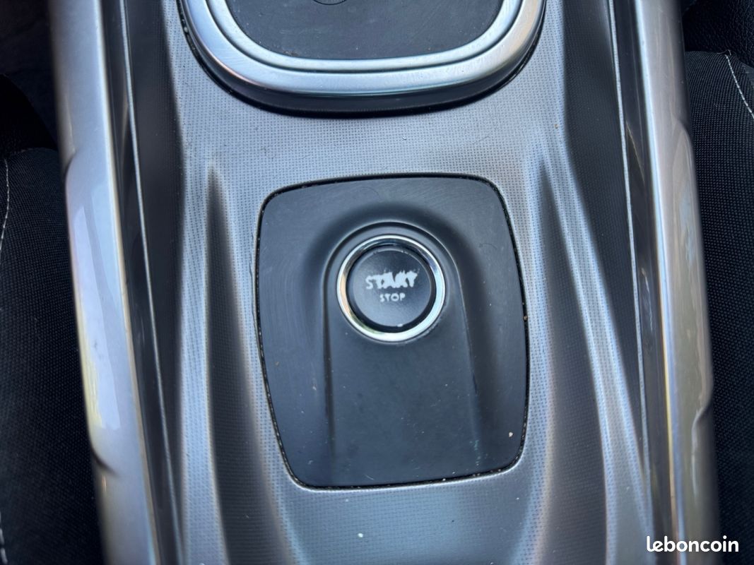 CITROEN C4 C4 PureTech 130 SS EAT6 Shine (image 22)