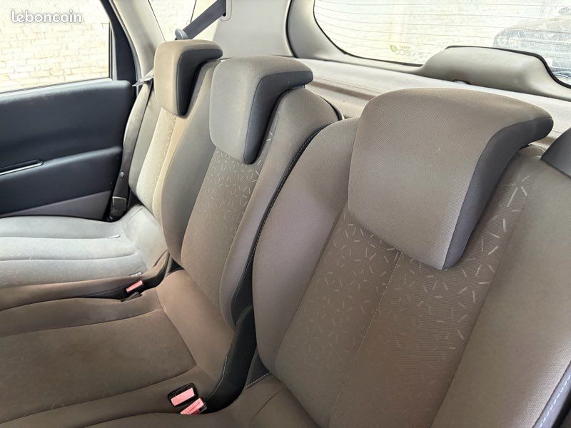Renault Scenic II 1,5 DCI 85 Chvx « Première Main » (image 4)