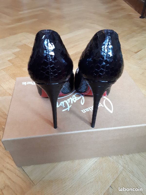 Très beaux escarpins Louboutin, très bon état (image 4)